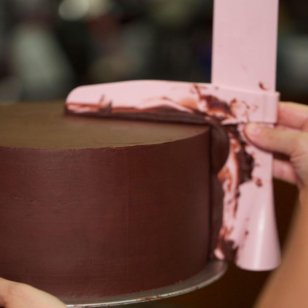 Adjustable Cake Scraper